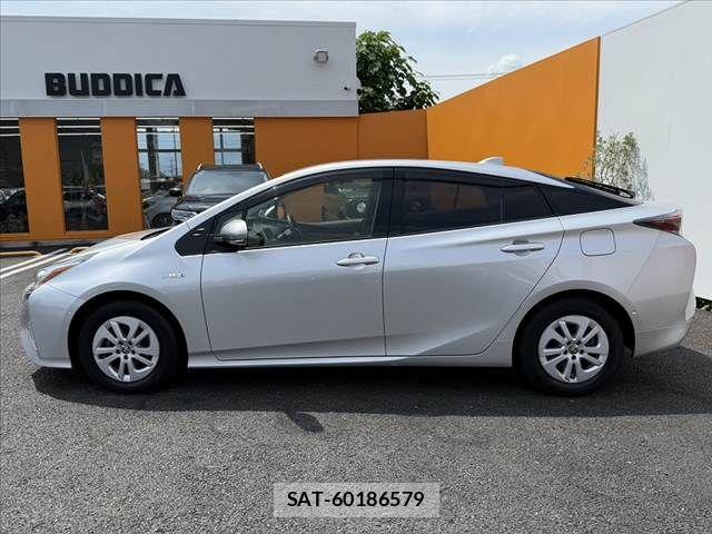 Toyota PRIUS 2018-01 7456887-10