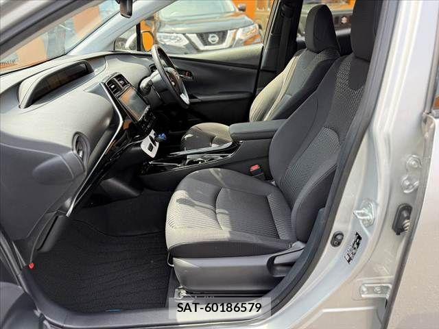Toyota PRIUS 2018-01 7456887-16