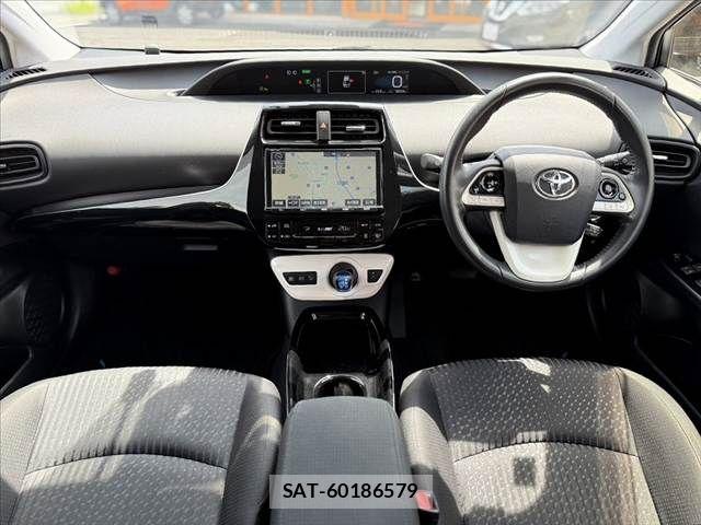 Toyota PRIUS 2018-01 7456887-1