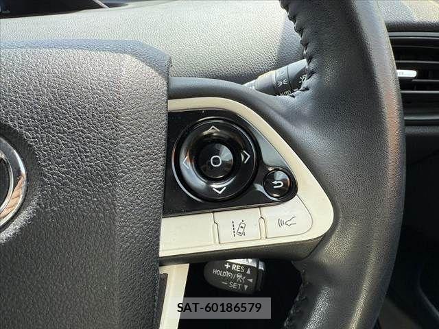 Toyota PRIUS 2018-01 7456887-24