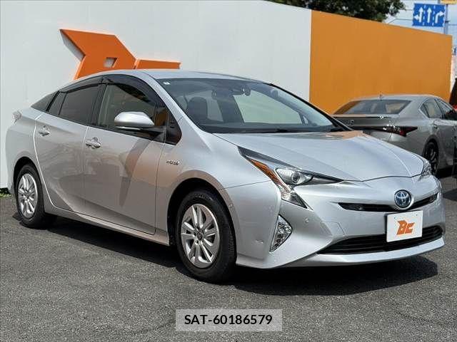 Toyota PRIUS 2018-01 7456887-7