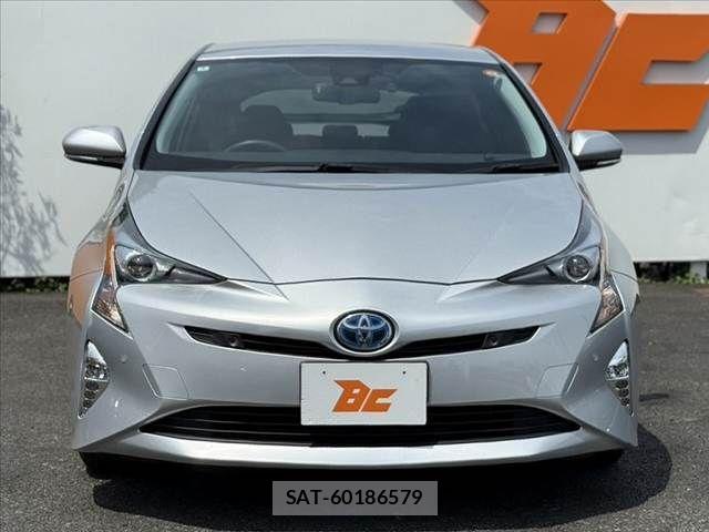 Toyota PRIUS 2018-01 7456887-8