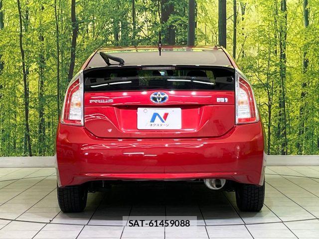 Toyota PRIUS 2014-05 7456931-14