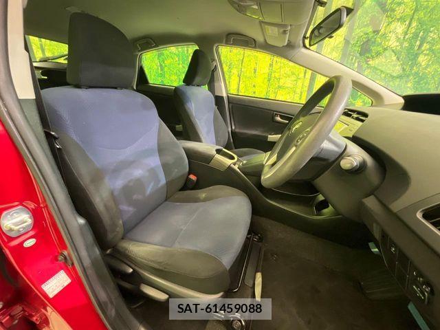 Toyota PRIUS 2014-05 7456931-7
