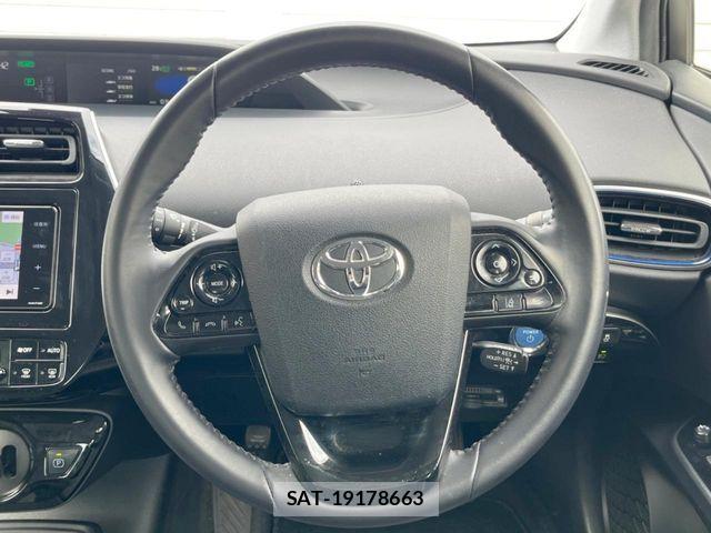 Toyota PRIUS 2020-02 7456868-12