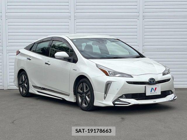 Toyota PRIUS 2020-02 7456868-17
