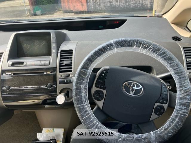 Toyota PRIUS 2003-09 7456971-10