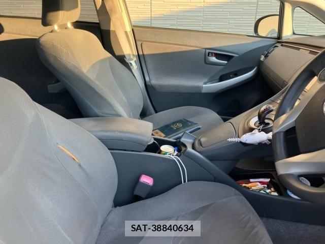 Toyota PRIUS 2011-09 7456984-11