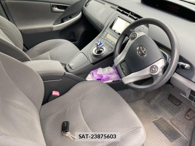 Toyota PRIUS 2011-03 7456974-11