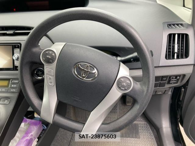 Toyota PRIUS 2011-03 7456974-13