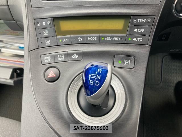 Toyota PRIUS 2011-03 7456974-20