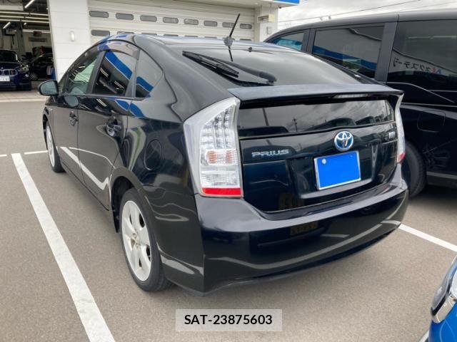 Toyota PRIUS 2011-03 7456974-3