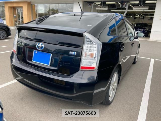 Toyota PRIUS 2011-03 7456974-4