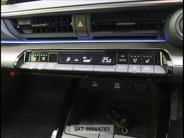 Toyota PRIUS 2024-03 7502269-13