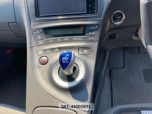 Toyota PRIUS 2010-02 7509739-13
