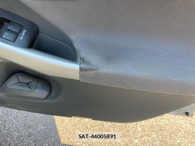 Toyota PRIUS 2010-02 7509739-19