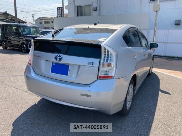 Toyota PRIUS 2010-02 7509739-2