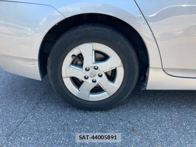 Toyota PRIUS 2010-02 7509739-4