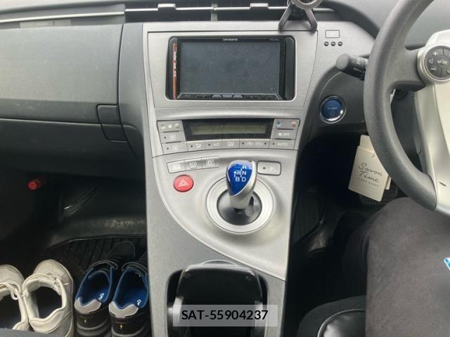 Toyota PRIUS 2012-10 7509741-17