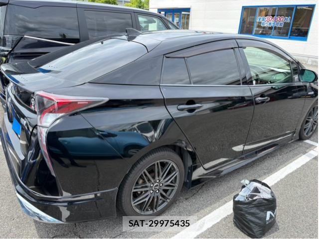 Toyota PRIUS 2016-04 7509709-1