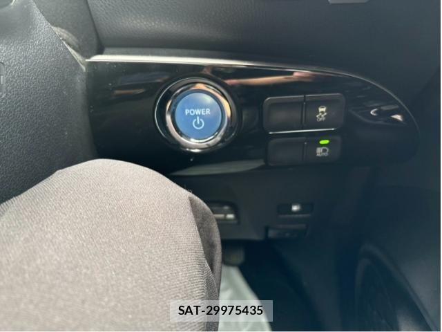 Toyota PRIUS 2016-04 7509709-3