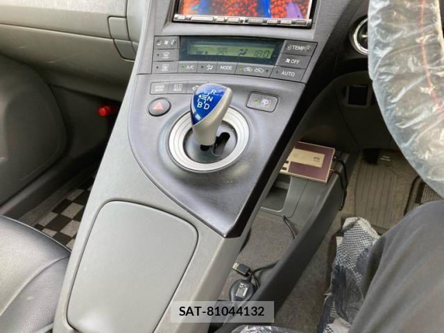 Toyota PRIUS 2010-09 7502361-16