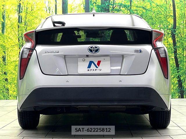 Toyota PRIUS 2017-05 7502330-14