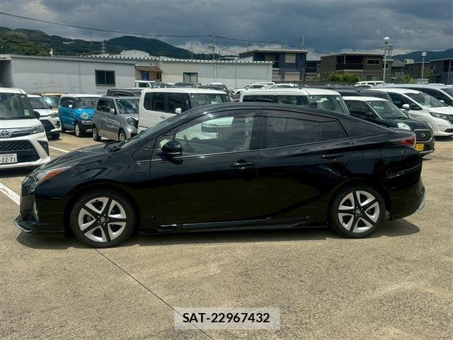 Toyota PRIUS 2018-10 7502291-11