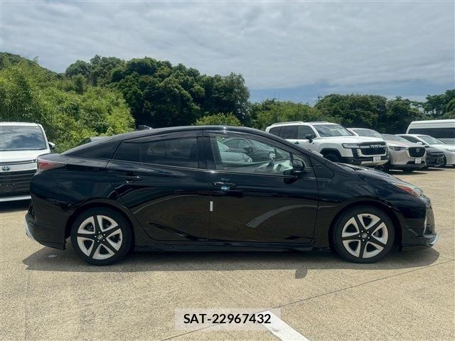 Toyota PRIUS 2018-10 7502291-15
