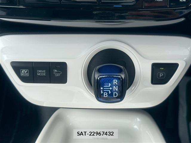 Toyota PRIUS 2018-10 7502291-25