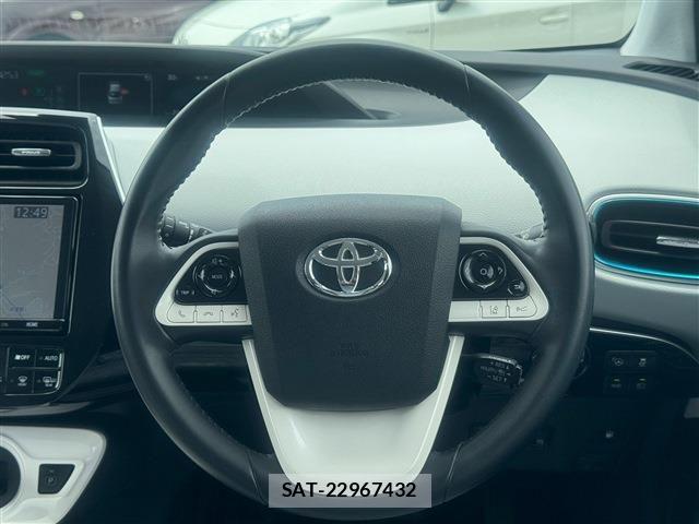 Toyota PRIUS 2018-10 7502291-26