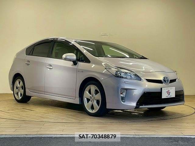 Toyota PRIUS 2013-04 7502325-14