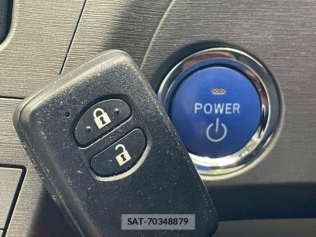 Toyota PRIUS 2013-04 7502325-8