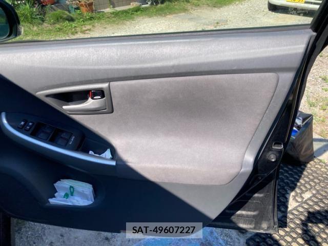 Toyota PRIUS 2010-01 7502357-14
