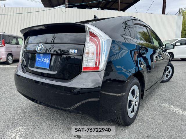 Toyota PRIUS 2013-05 7502339-3