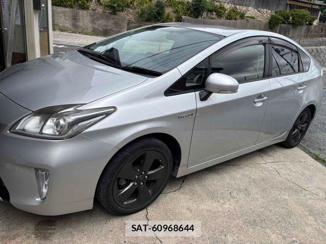 Toyota PRIUS 2012-03 7509721-2