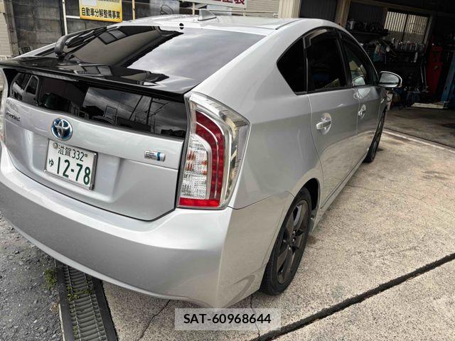Toyota PRIUS 2012-03 7509721-5