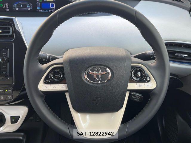 Toyota PRIUS 2015-12 7509708-11