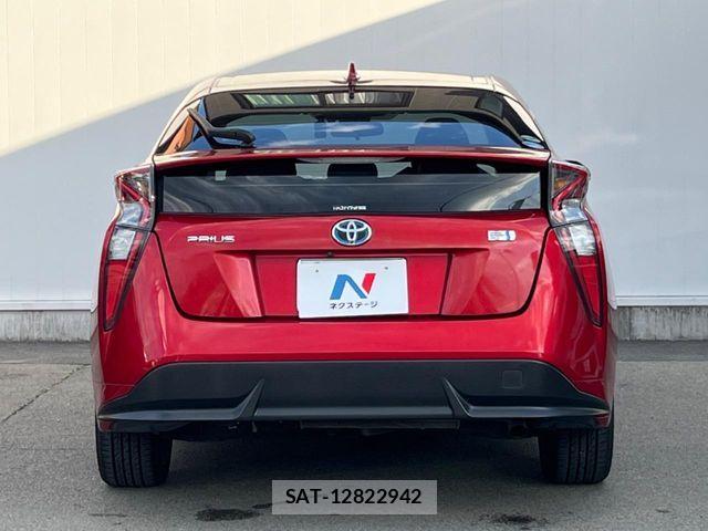 Toyota PRIUS 2015-12 7509708-15