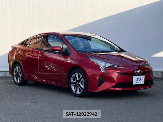 Toyota PRIUS 2015-12 7509708-16