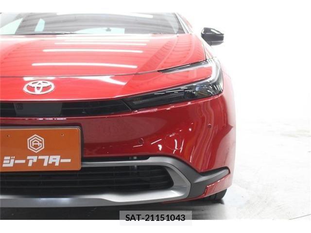Toyota PRIUS 2023-10 7502278-12