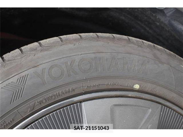 Toyota PRIUS 2023-10 7502278-18