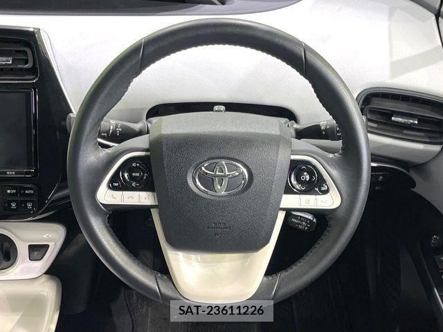 Toyota PRIUS 2018-04 7502328-10
