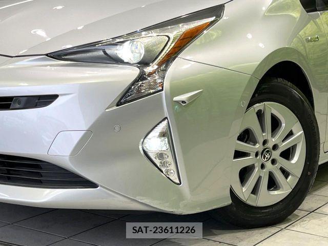 Toyota PRIUS 2018-04 7502328-11