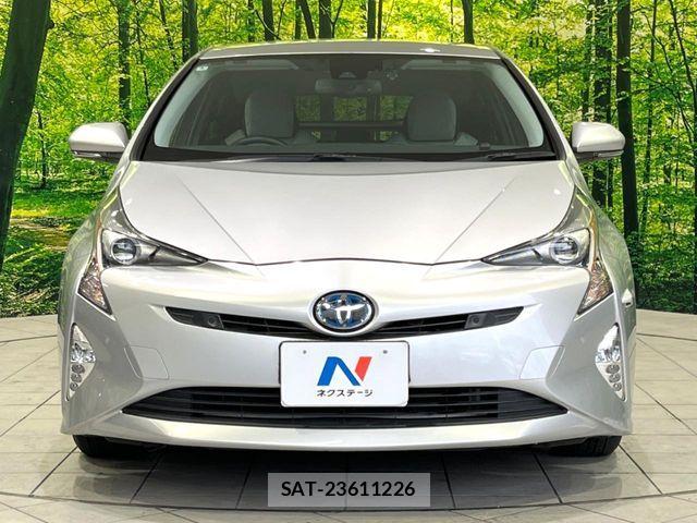 Toyota PRIUS 2018-04 7502328-13