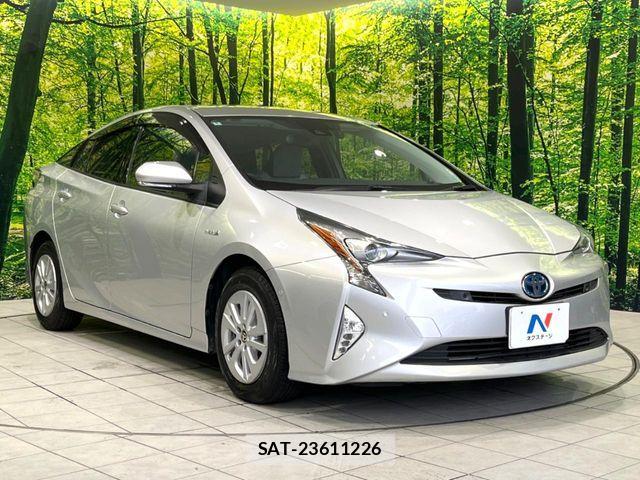Toyota PRIUS 2018-04 7502328-15
