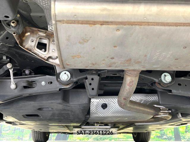 Toyota PRIUS 2018-04 7502328-18