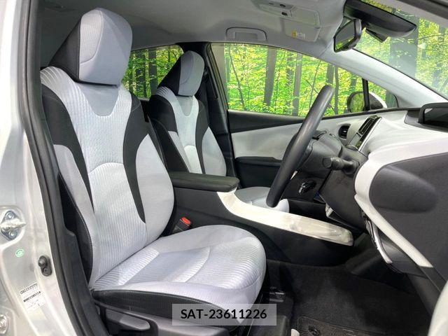 Toyota PRIUS 2018-04 7502328-7