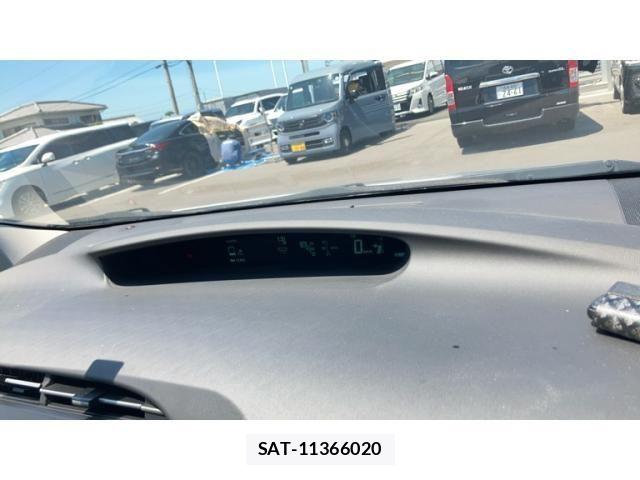 Toyota PRIUS 2010-03 7502363-20