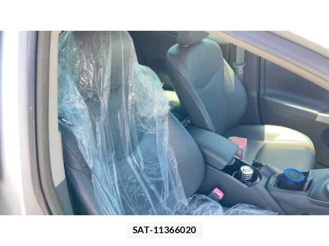 Toyota PRIUS 2010-03 7502363-23